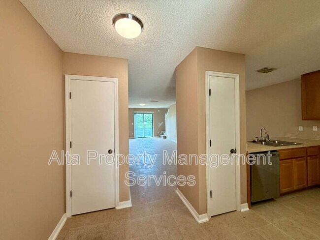 Building Photo - 4680 Playschool Dr