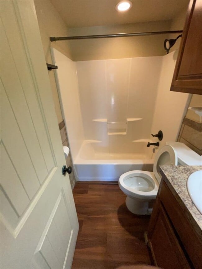 Building Photo - 1602 NW Lindy Ave