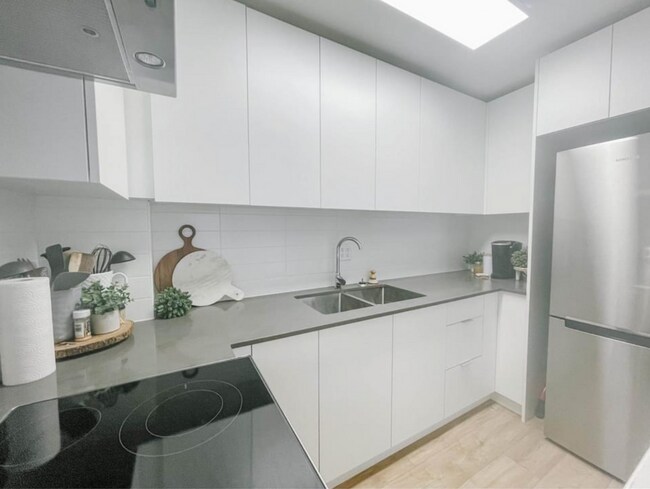 Photo du bâtiment - 430-430 Stewart Ave