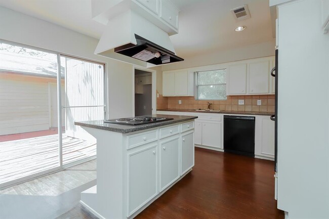 Building Photo - 3014 Misty Park Dr