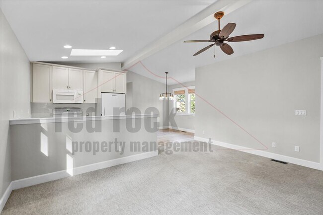 Building Photo - 10144 N Pines Rd