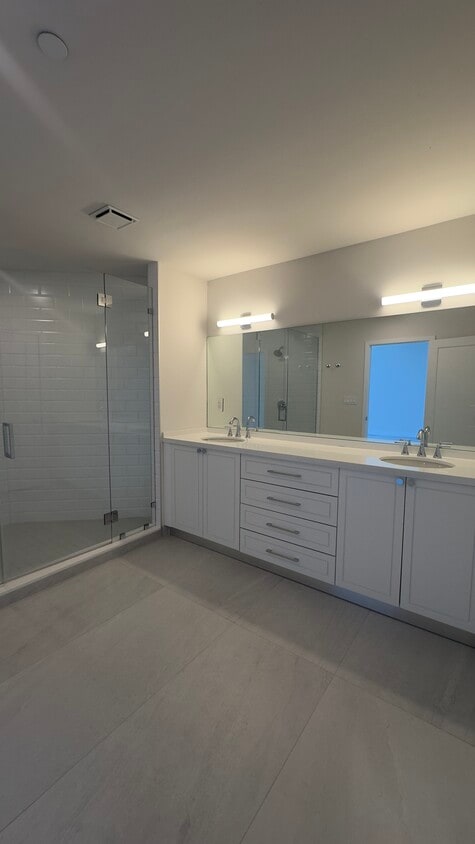 Foto del edificio - 680 NE 64th St
