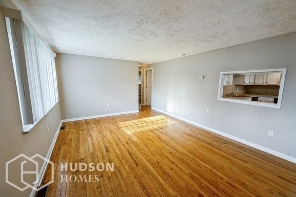 Foto del edificio - AVAILABLE NOW! - 776 Fairway Dr, Cincinnat...