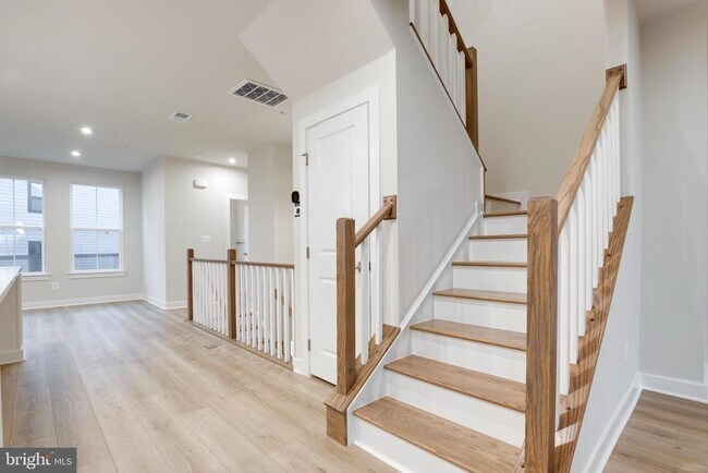 Foto del edificio - 4357 Black Tulip Wy