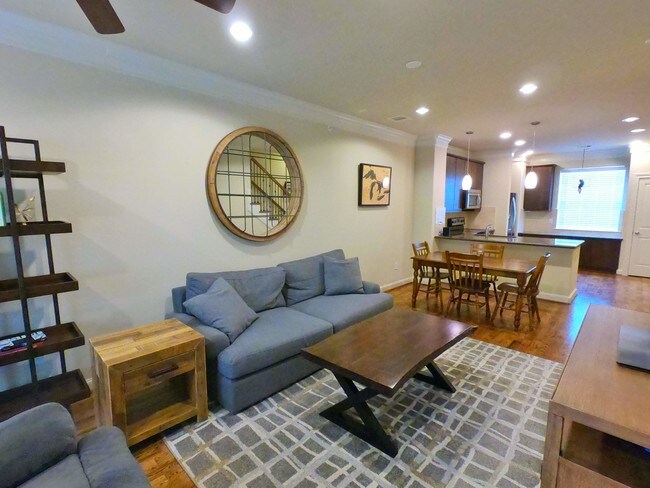 Sala de estar - 3950 Floyd St