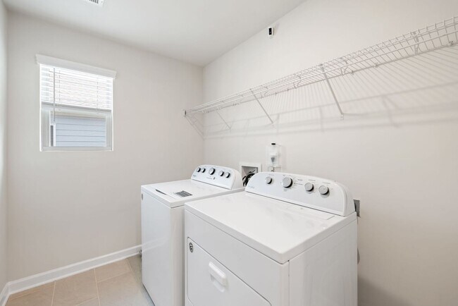 Foto del edificio - 2614 Arbor Loop Dr