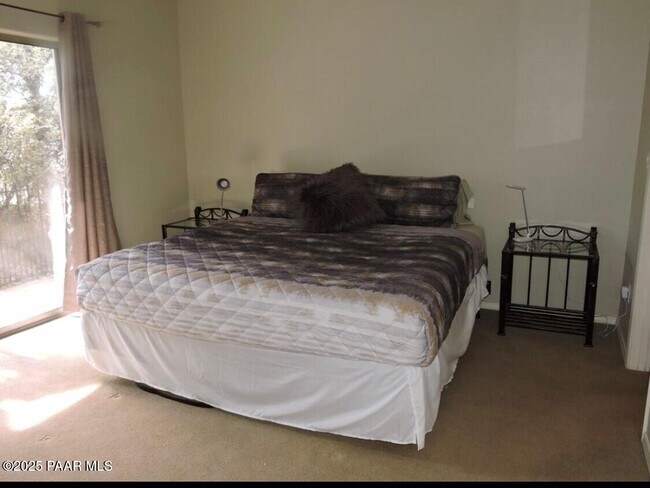 Foto del edificio - 4976 Summit Cir