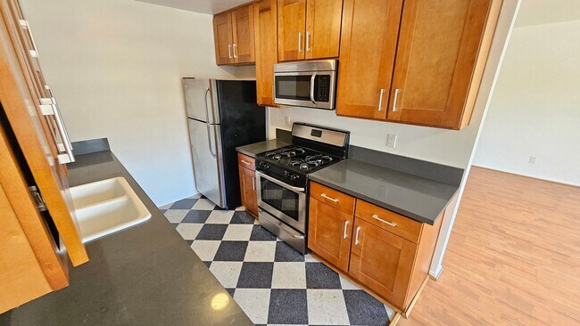 Foto del edificio - 1130 N Fuller Ave