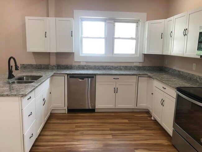 Foto del edificio - 616 Poplar Ave