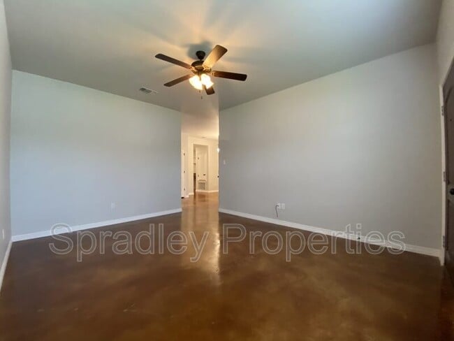 Building Photo - 207 Sparrow Cove
