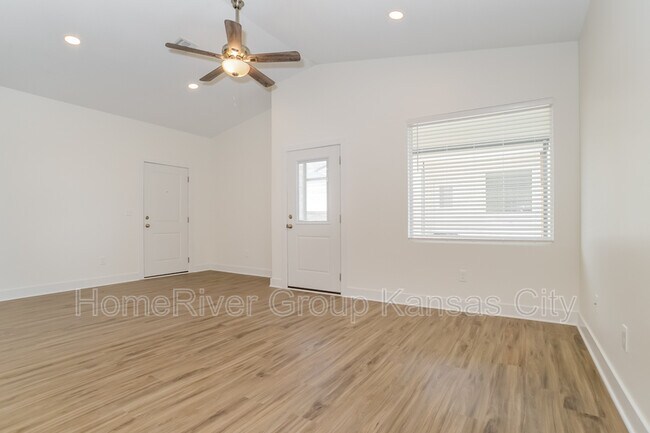 Foto del edificio - 5812 E Bristol St