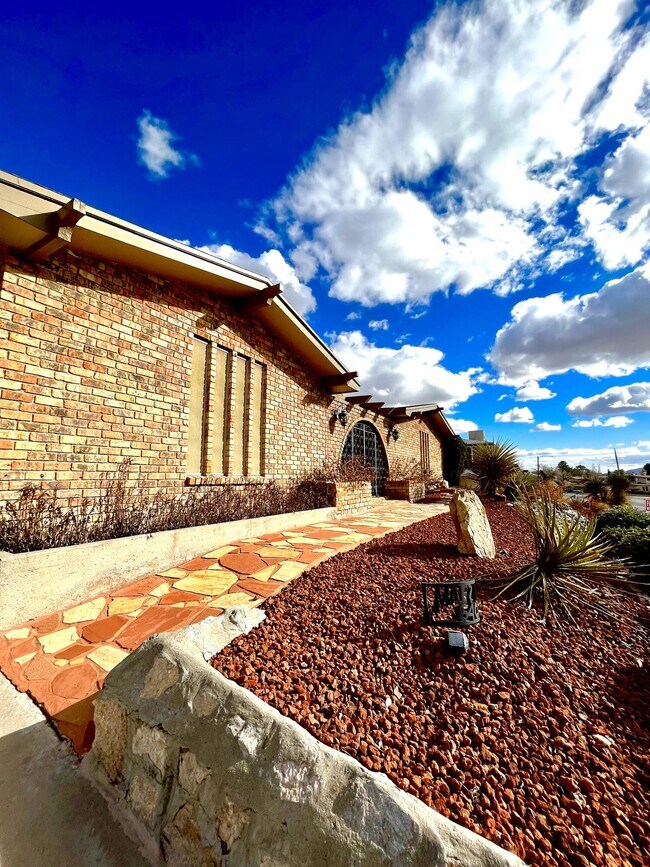 Foto del edificio - 6408 Westwind Dr