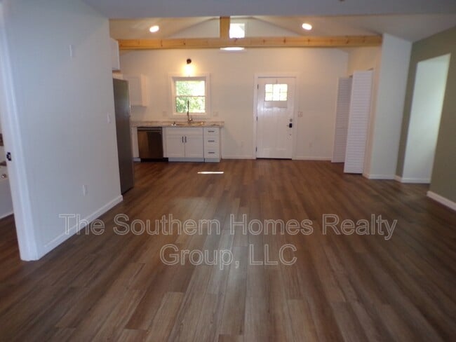 Building Photo - 342 Grady Rd