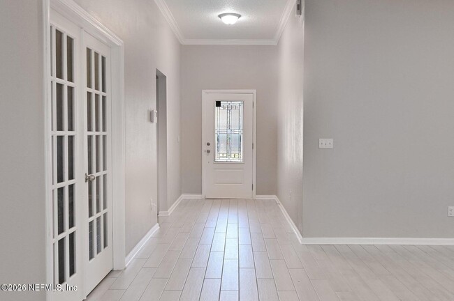 Building Photo - 353 Ponderosa Dr