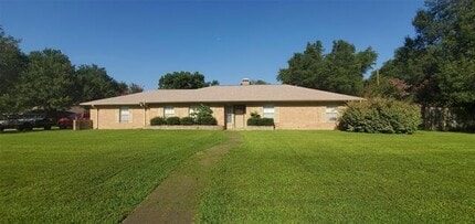 Building Photo - 128 Royal Ln