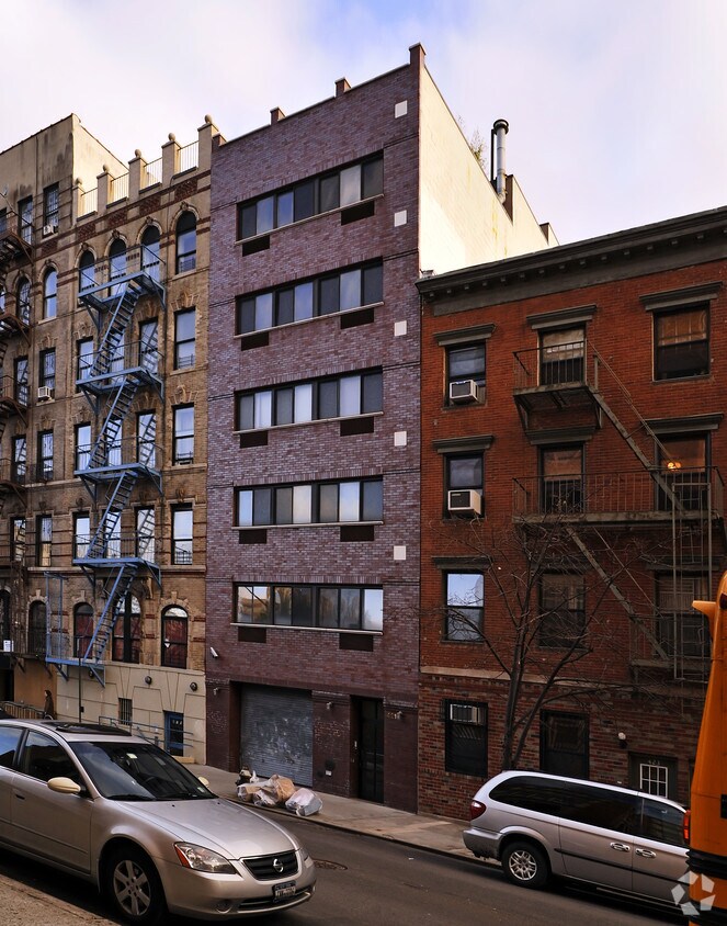 Foto del edificio - 421 E 12th St