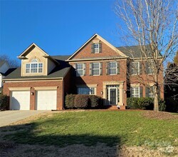 Building Photo - 605 Queenswater Ln