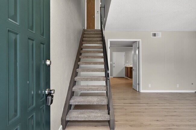 Foto del edificio - Spacious Condo in Santa Clara - Easy Commute!