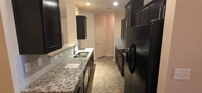 Foto del edificio - 3912 Brockenhurst Dr