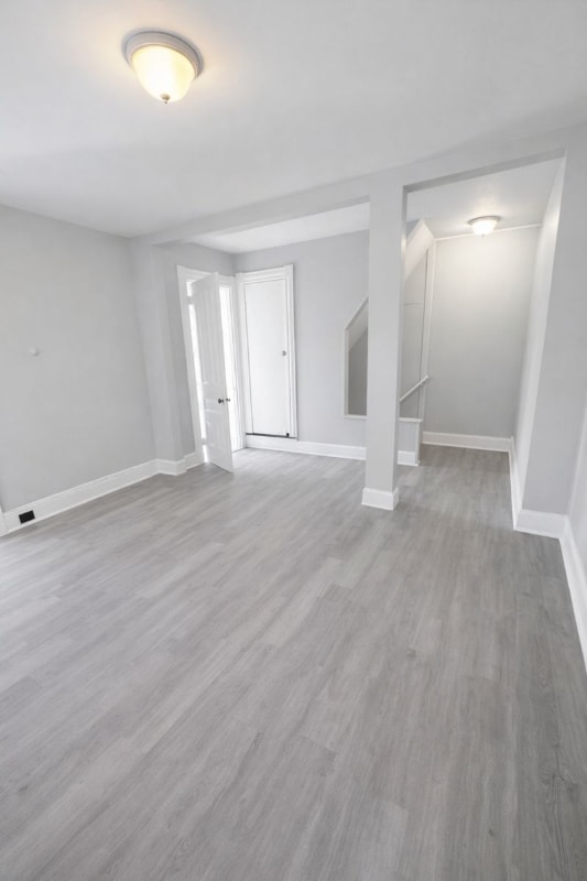 Building Photo - 289 Main St