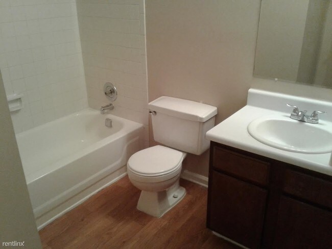 Building Photo - 5610 Phillips Dr