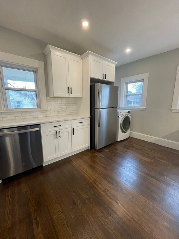 Building Photo - 472 Ashmont St
