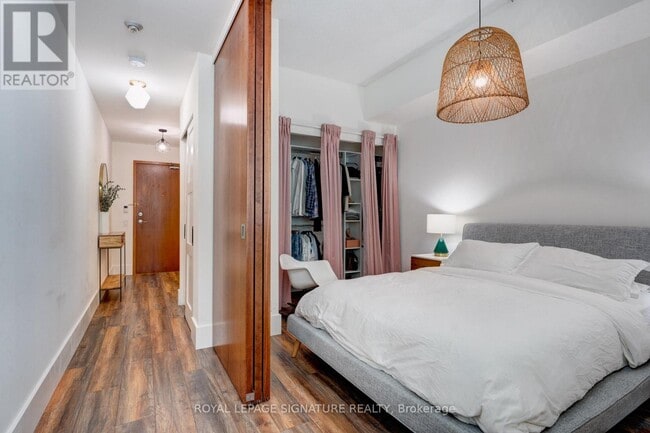 Building Photo - 500-2500 Queens Quay W