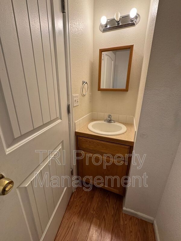 Foto del edificio - 2027 Birch Ave