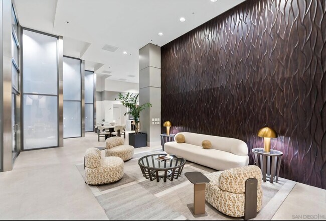 Building Photo - 645 Front St