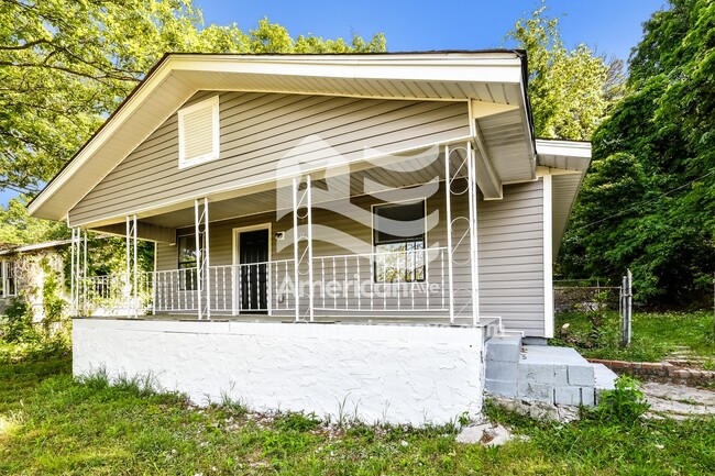 Building Photo - 633 84th St S