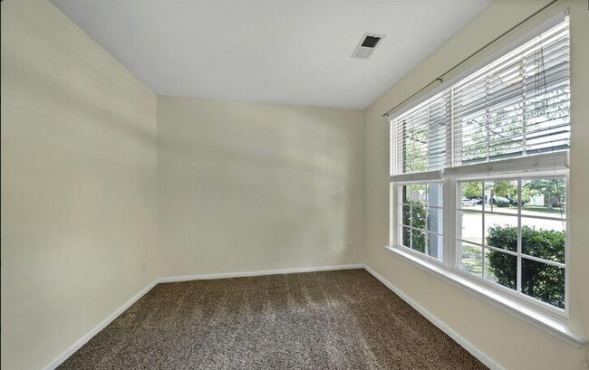 Building Photo - 325 Afton Ln