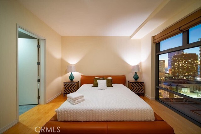 Foto del edificio - 801 S Grand Ave