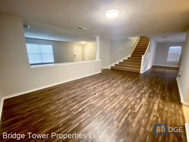 Building Photo - 4 br, 2.5 bath House - 8202 Chestnut Manor...