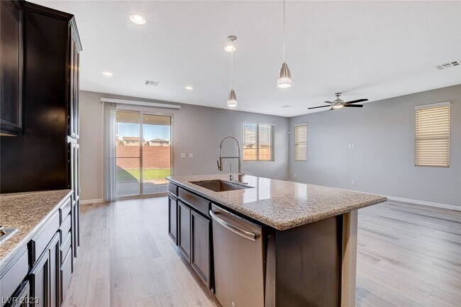 Building Photo - 8053 Green River Knob St