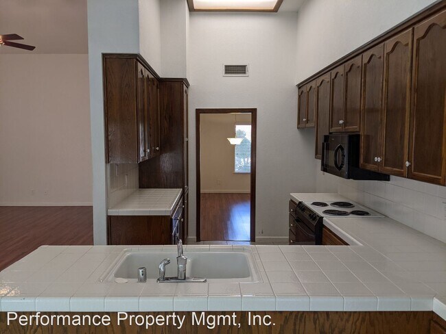 Foto del edificio - 3 br, 2 bath House - 10645 N. Coronado Circle