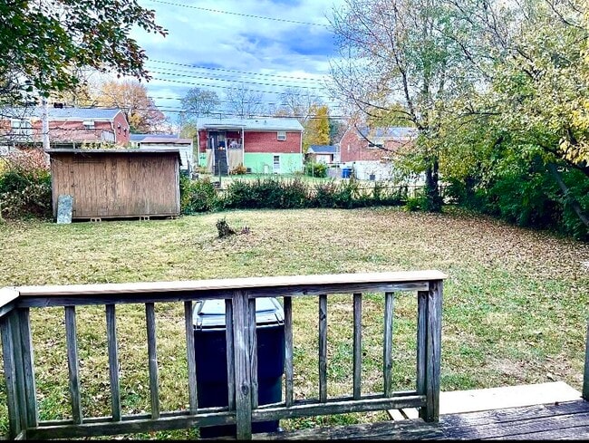 Building Photo - 1208 Venetian Cir