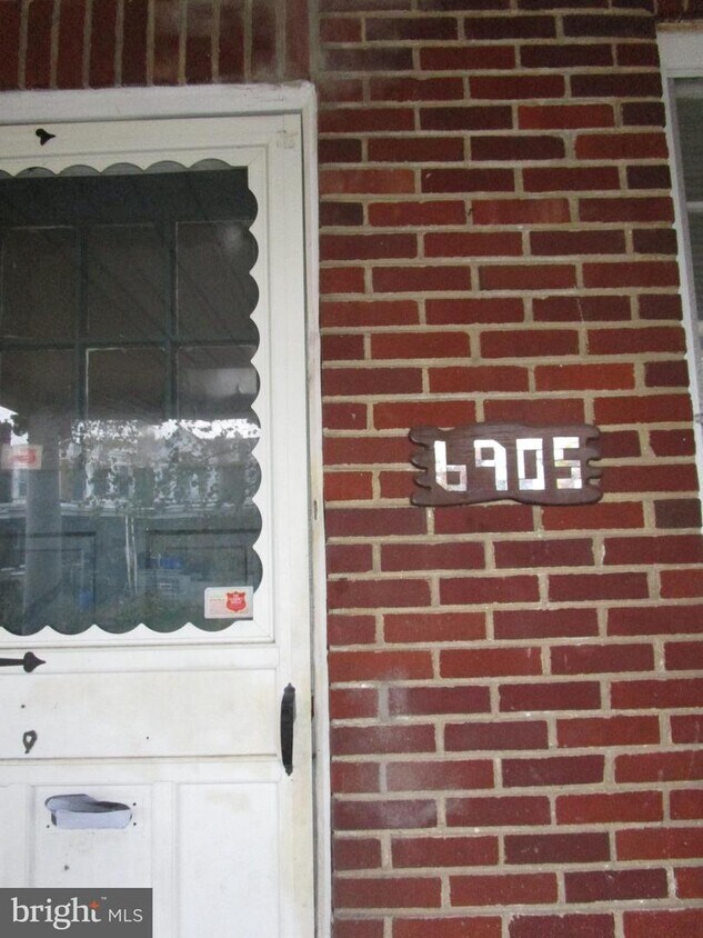 Foto principal - 6905 Forrest Ave
