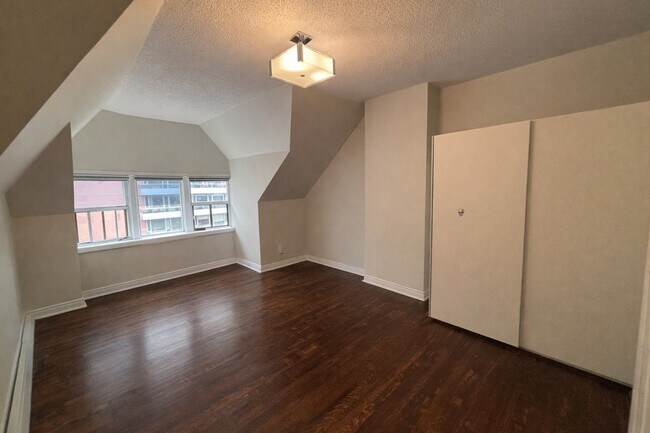 Photo du bâtiment - 101-103 Spadina Rd