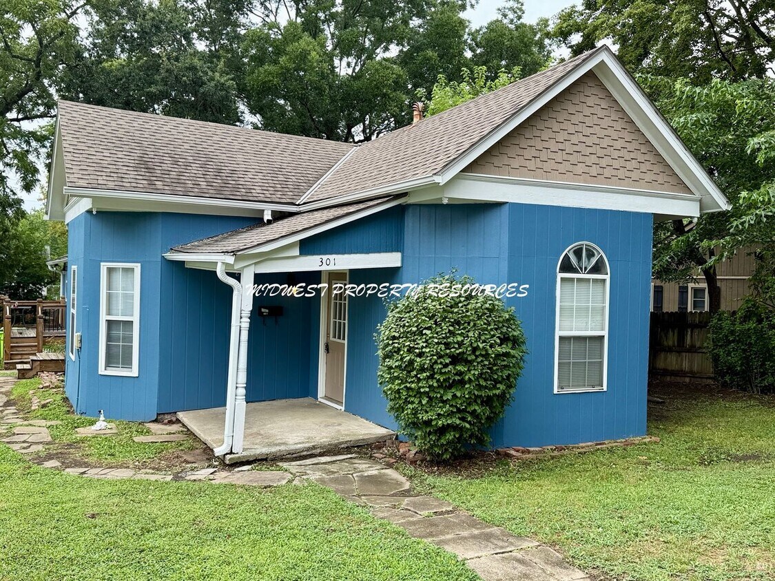 Foto principal - Quaint 2 bedroom 2 bath Near The Square in...