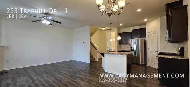 Foto del edificio - 233 Traphill Dr