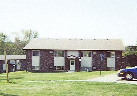 Primary Photo - Oak Creek Apartments