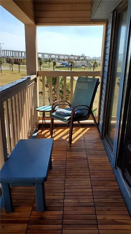 Foto del edificio - 3938 Surfside Blvd