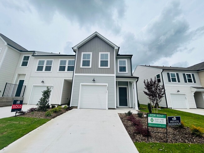 Building Photo - Stunning new end-unit 3 bedroom 2.5 bath townhouse in N High Point with attached garage.