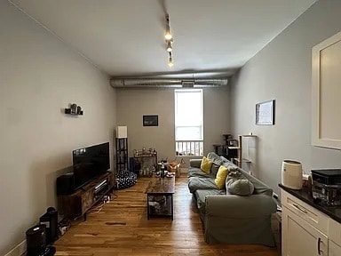 Building Photo - 1433 N Milwaukee Ave