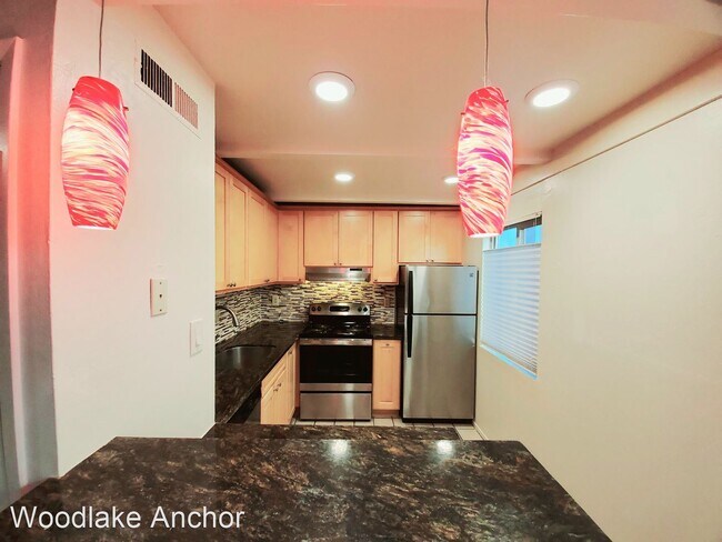 Building Photo - 2 br, 1.5 bath House - 606 S. Humboldt Str...