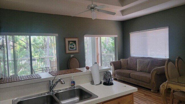 Foto del edificio - 8243 Mulligan Cir