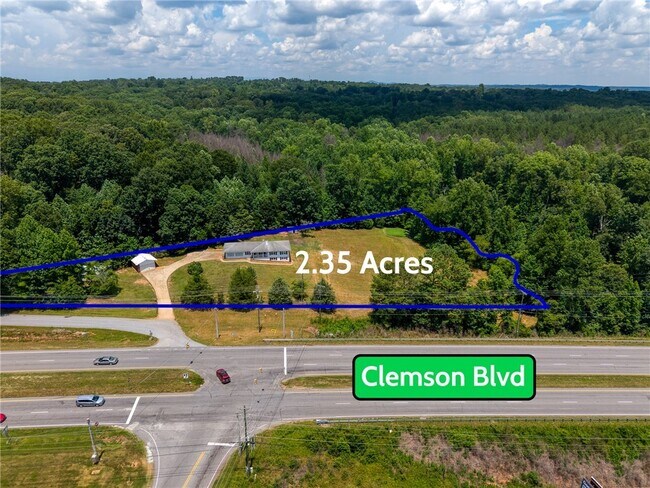 Foto del edificio - 10695 Clemson Blvd