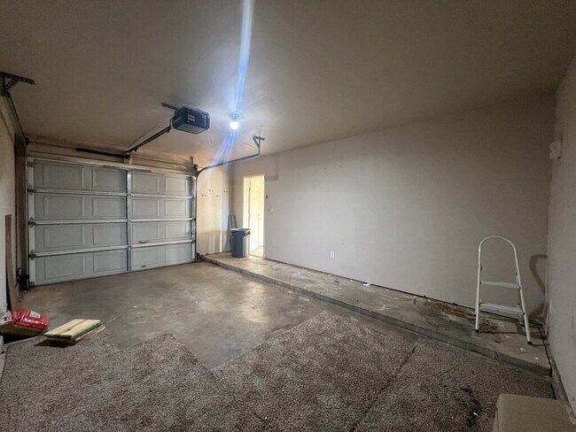 Foto del edificio - "Charming 3-Bed, 2-Bath Lubbock Home with Spacious 1176 Sq Ft Layout!"