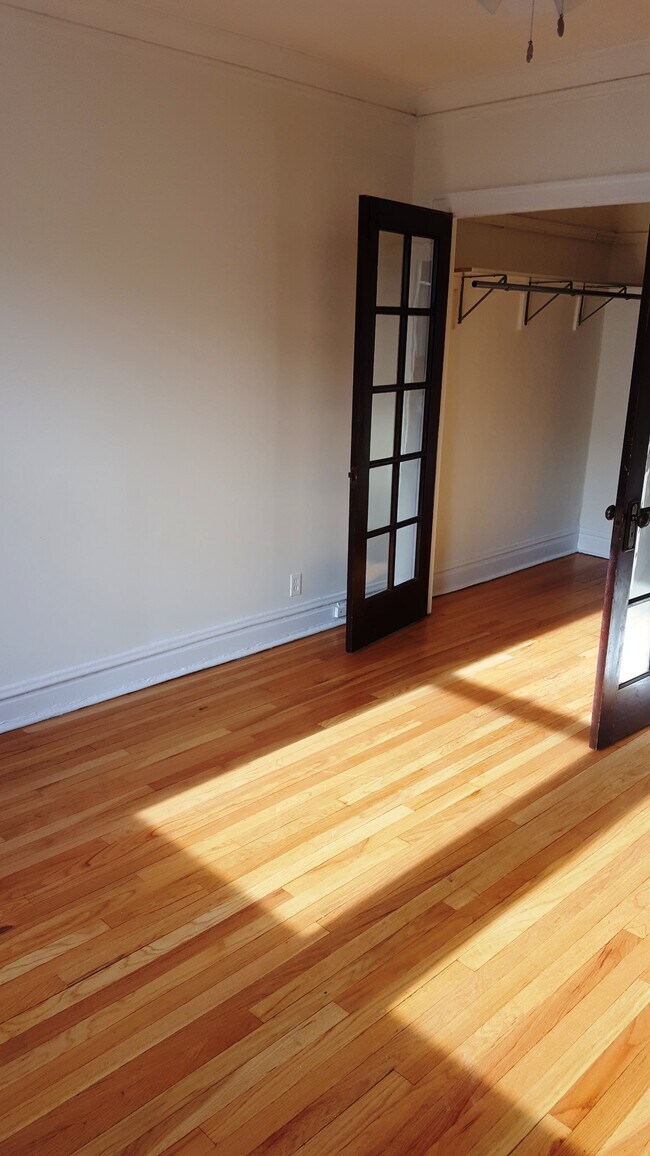 Foto del edificio - 3551 N Racine Ave