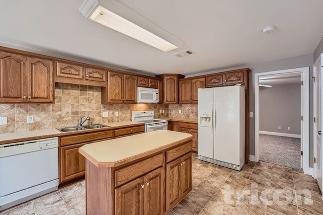 Building Photo - 4365 Rosestone Ct